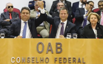 Felipe Santa Cruz é eleito presidente da OAB
