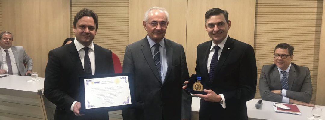 Emoção marca homenagens no Dia do Procurador