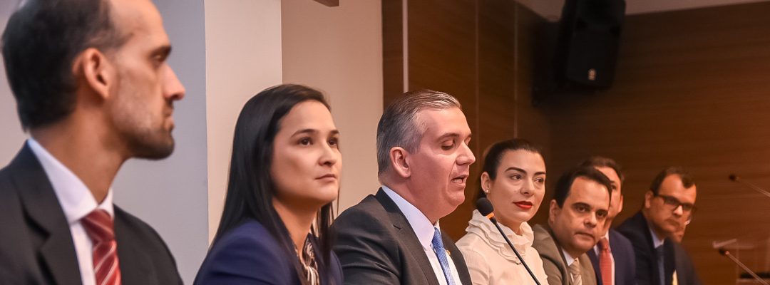 Ato em defesa das prerrogativas lota OAB-PE